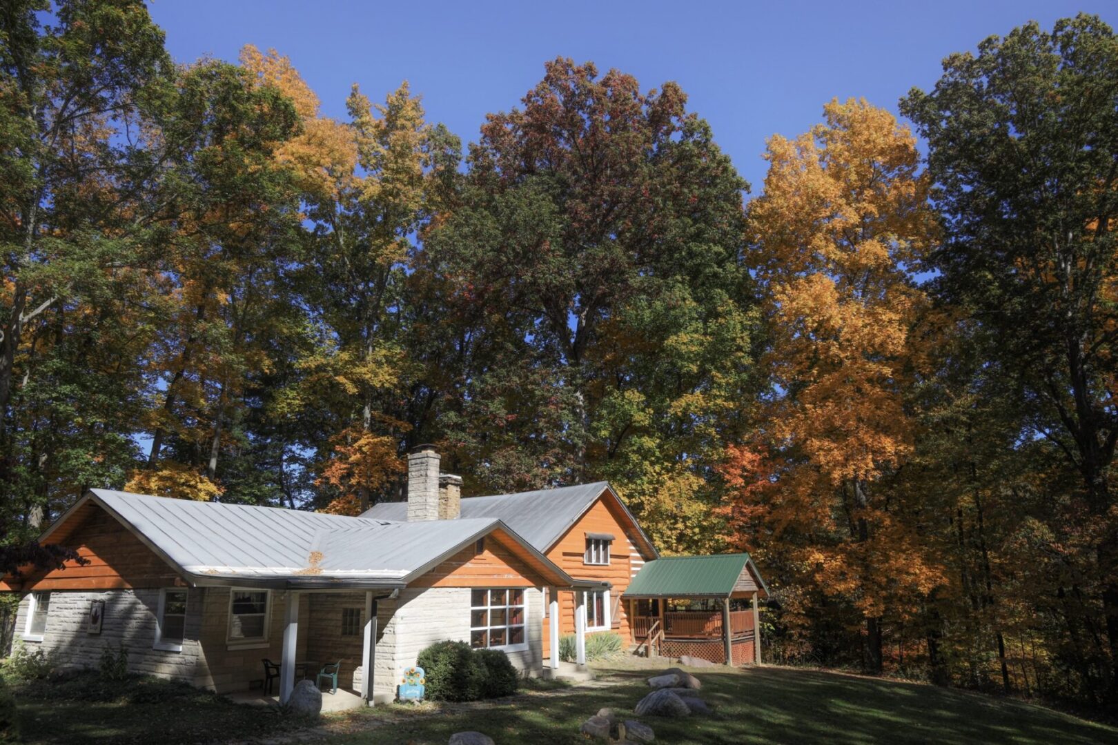 A cabin surrounded with trees